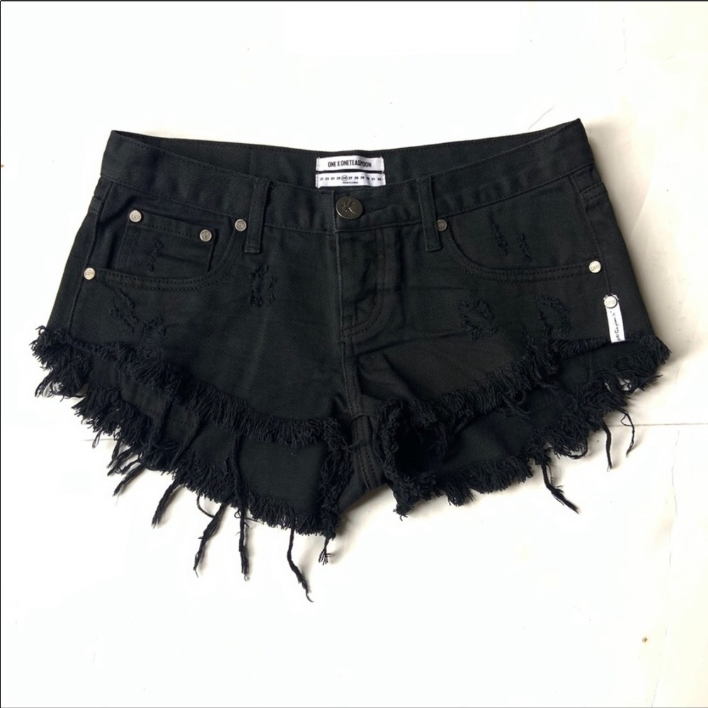 ADORABLE JEAN SHORTS BLACK